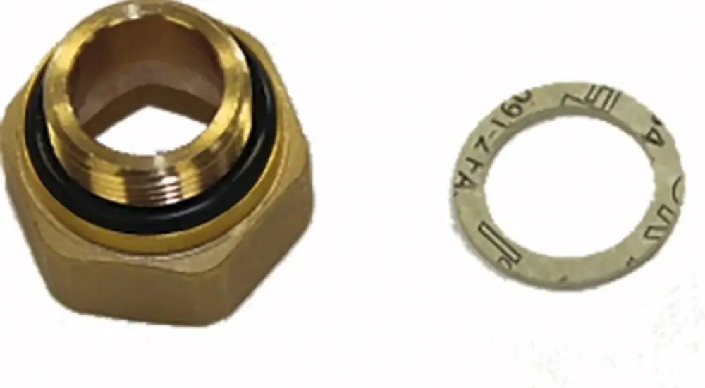 Übergangsverschraubung aus Messing mit schwarzem O-Ring und beigem Dichtungsring. Produkt von Wolf, geeignet für Rohranschlüsse.